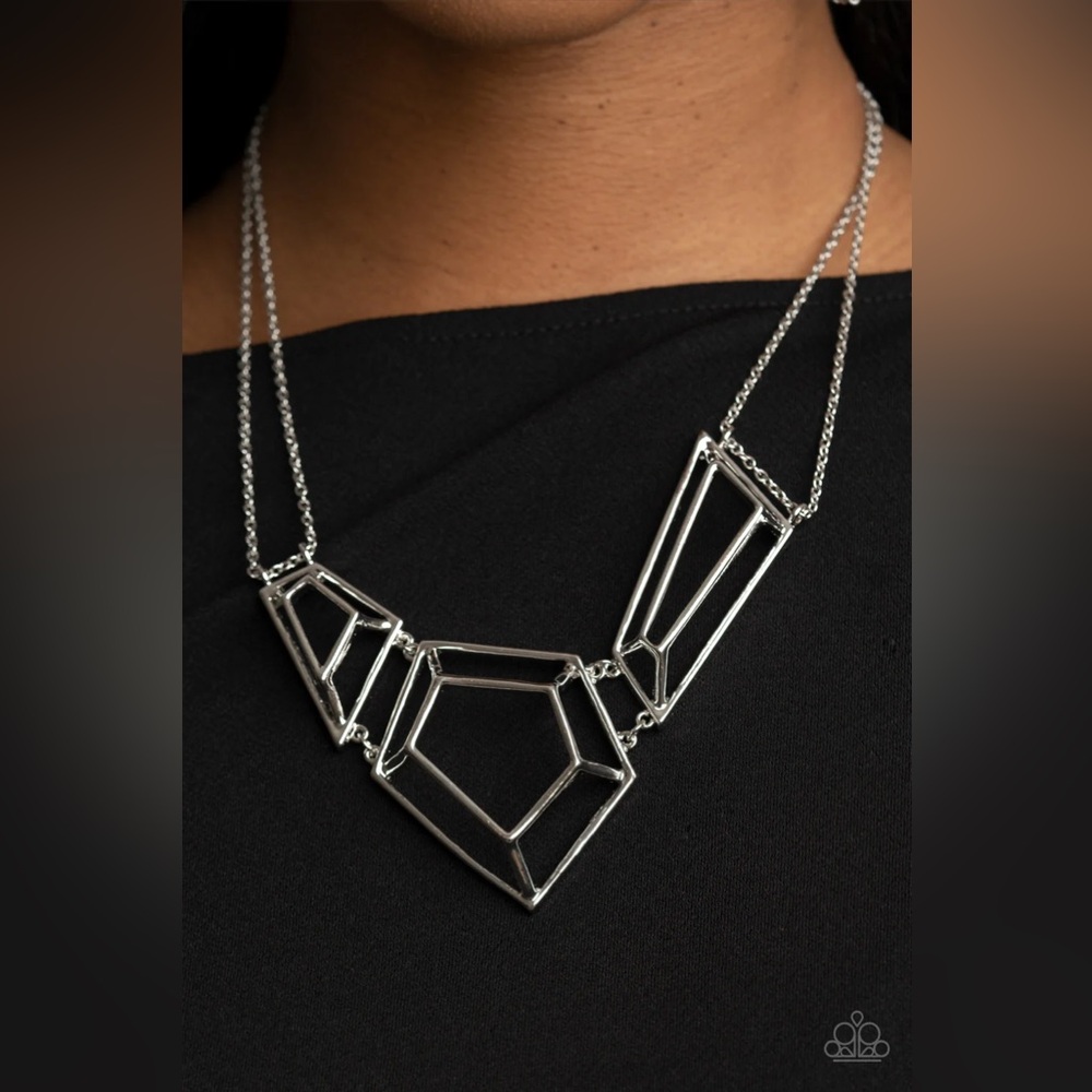 ❤️‍🔥5/$25❤️‍🔥 3-D Drama Silver Necklace